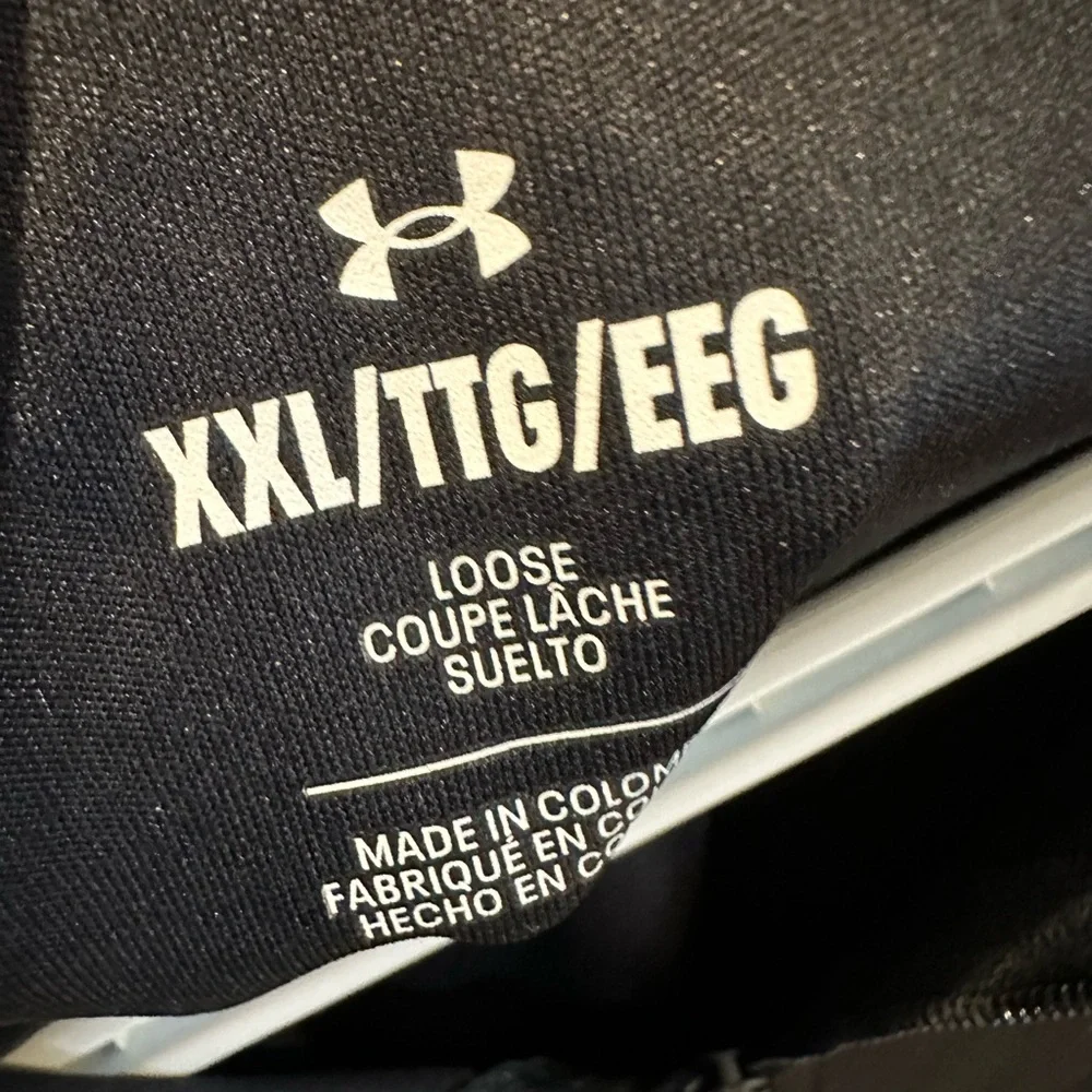 Men’s XXL lightweight black Under Armour pullover - Picture 2 of 2